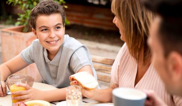 L'alimentazione in adolescenza