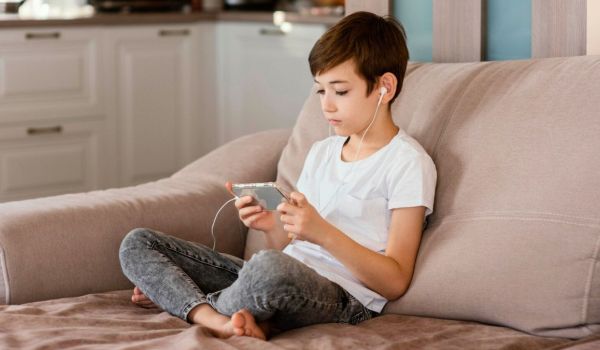 Bambini nel mondo virtuale