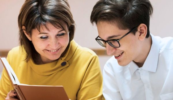 Adolescenti e insegnanti