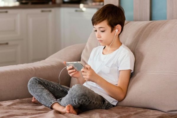 Bambini nel mondo virtuale
