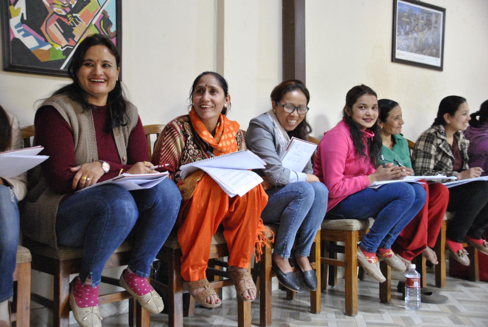 Teachers Outreach-donne nepalesi durante una formazione