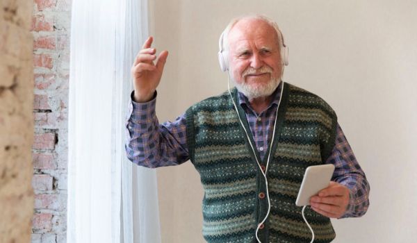Come il canto aiuta a contrastare il Parkinson