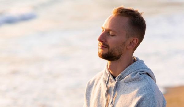 L'attenzione meditativa pu&ograve; aiutarci a rallentare il tempo