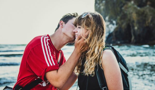 Educazione sessuale adolescenti tim-mossholder-3AYpD8ppPWU-unsplash