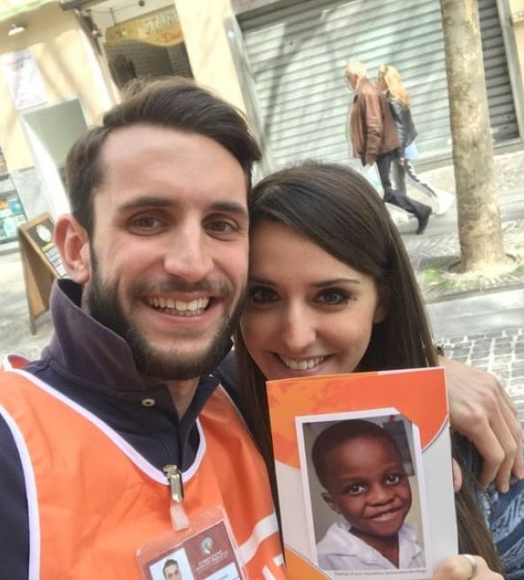 Immagine decorativa della campagna emergenza educazione