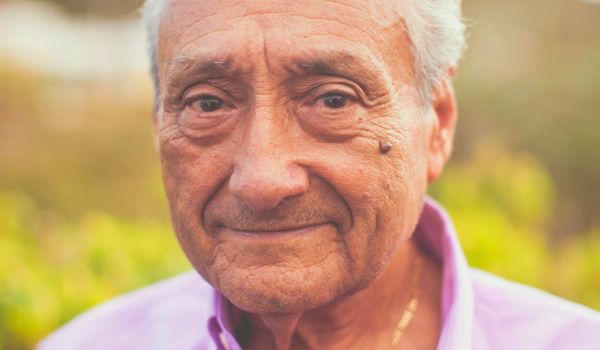 Gli anziani sono maestri di vita e di emozioni positive